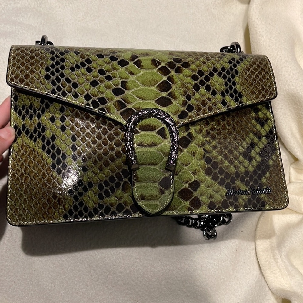 Luxury snakeskin pattern bag